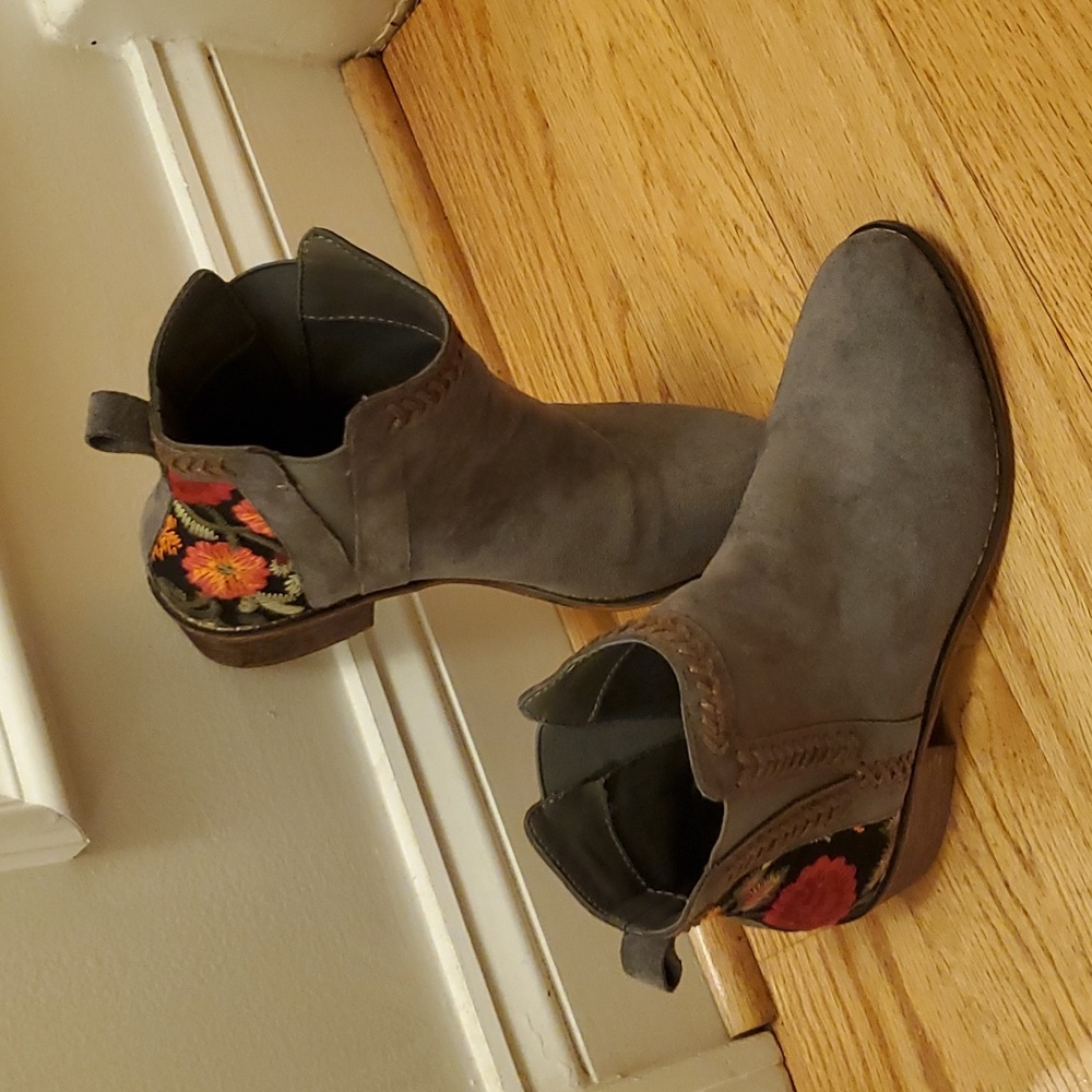 Tiara Boho Ankle Booties